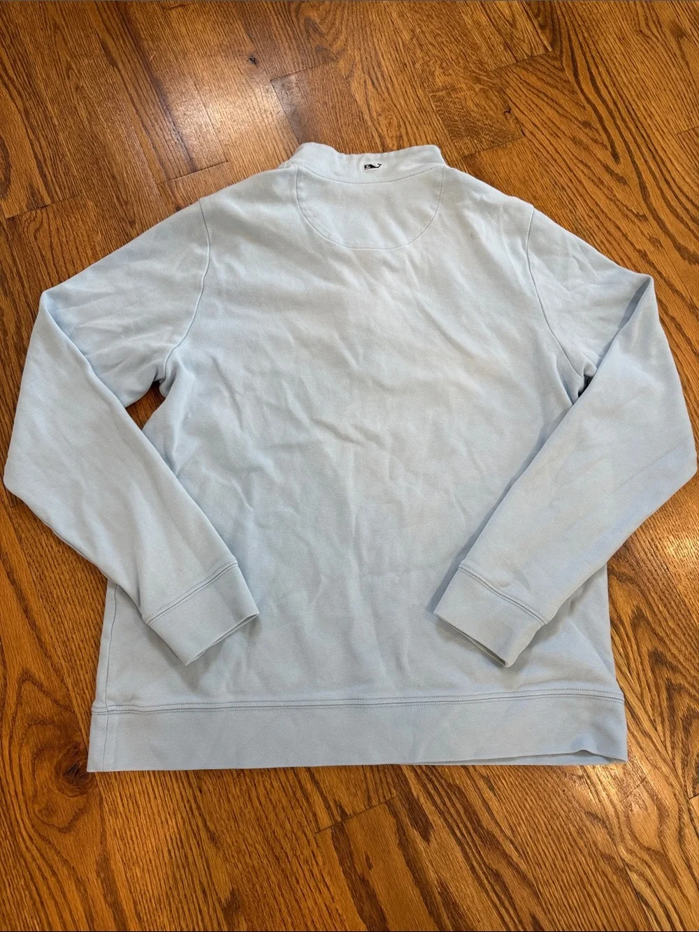 Boy’s Vineyard Vines Quarter Zip Pullover. Size XL. Like New Condition.